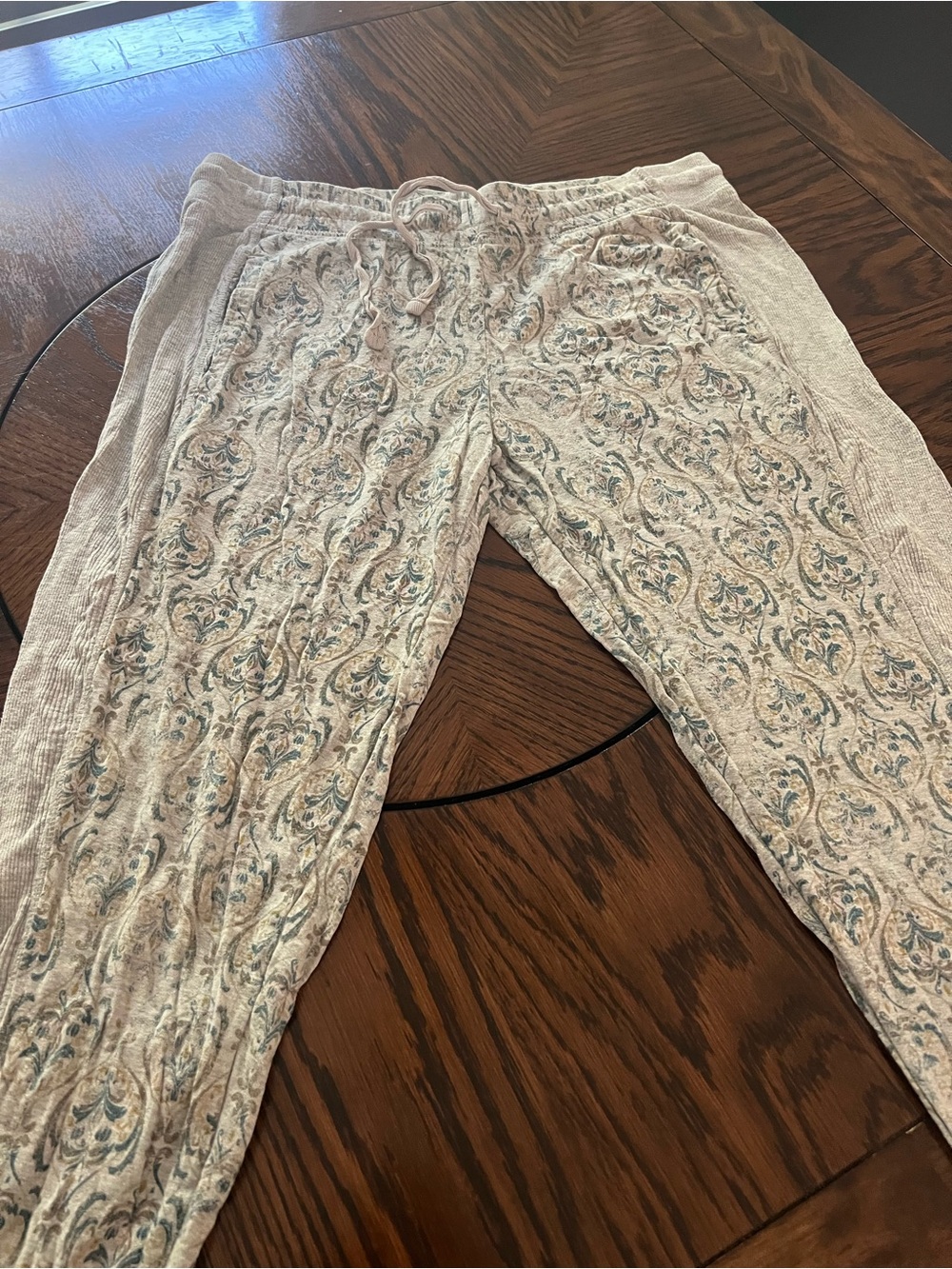 Gilligan & O'Malley Light Beige Paisley Lounge Joggers # 537